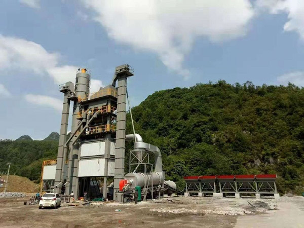 瀝青攪拌設(shè)備施工中有哪些施工技巧